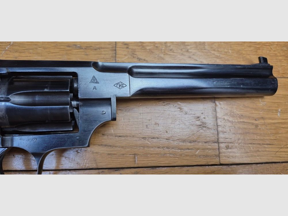 Seltener sowjetischer Revolver TOZ-36 – Wettbewerbswaffe mit Einzelabzug im Nagant-System – Kal. 7,62×38 Nagant – Tula – 6 Schuss (und nicht 7!) – Wettbewerbsgriff – Sehr seltene Waffe in TBE., Bild 22 von 24
