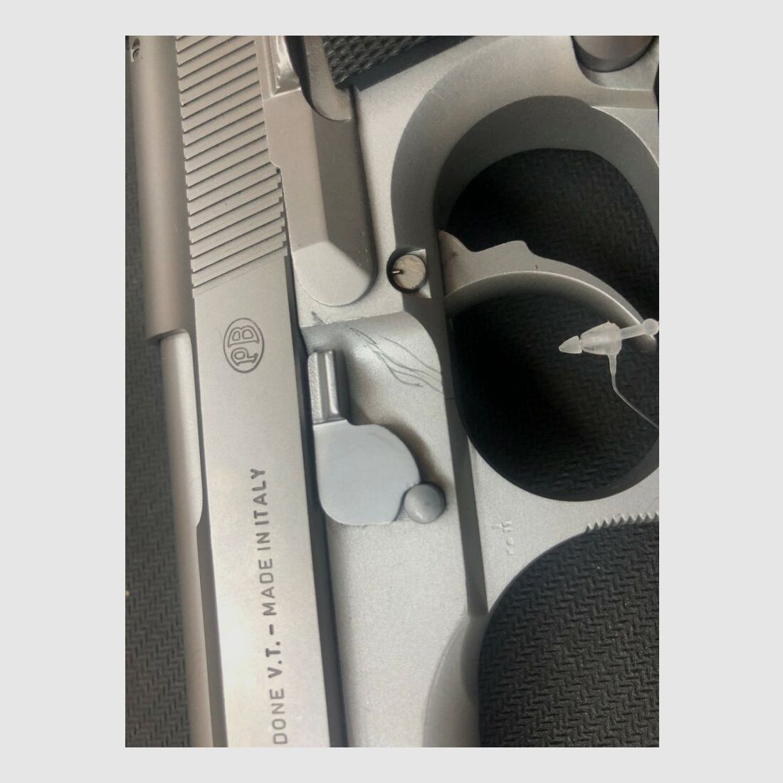 Beretta 92FS 9mmLuger