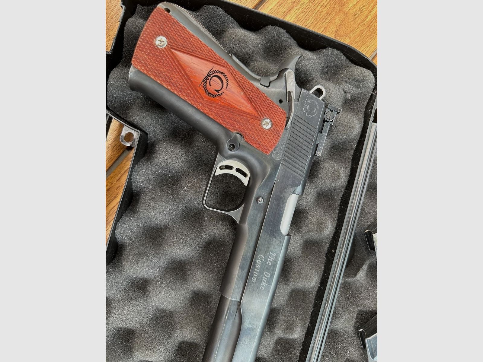 Caspian Arms Ltd. "The Duke Custom" Kaliber .45 ACP basierend auf 1911