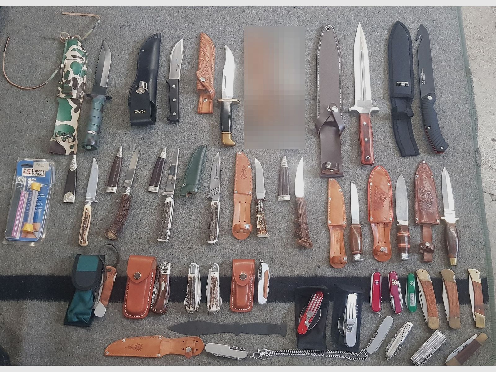Konvolut Sammlung Messer Dolch Seitengewehr Bajonette Bowie Jagt Nicker Taschenmesser Buck  Schweizer Trachtenmesser usw..ab 5€