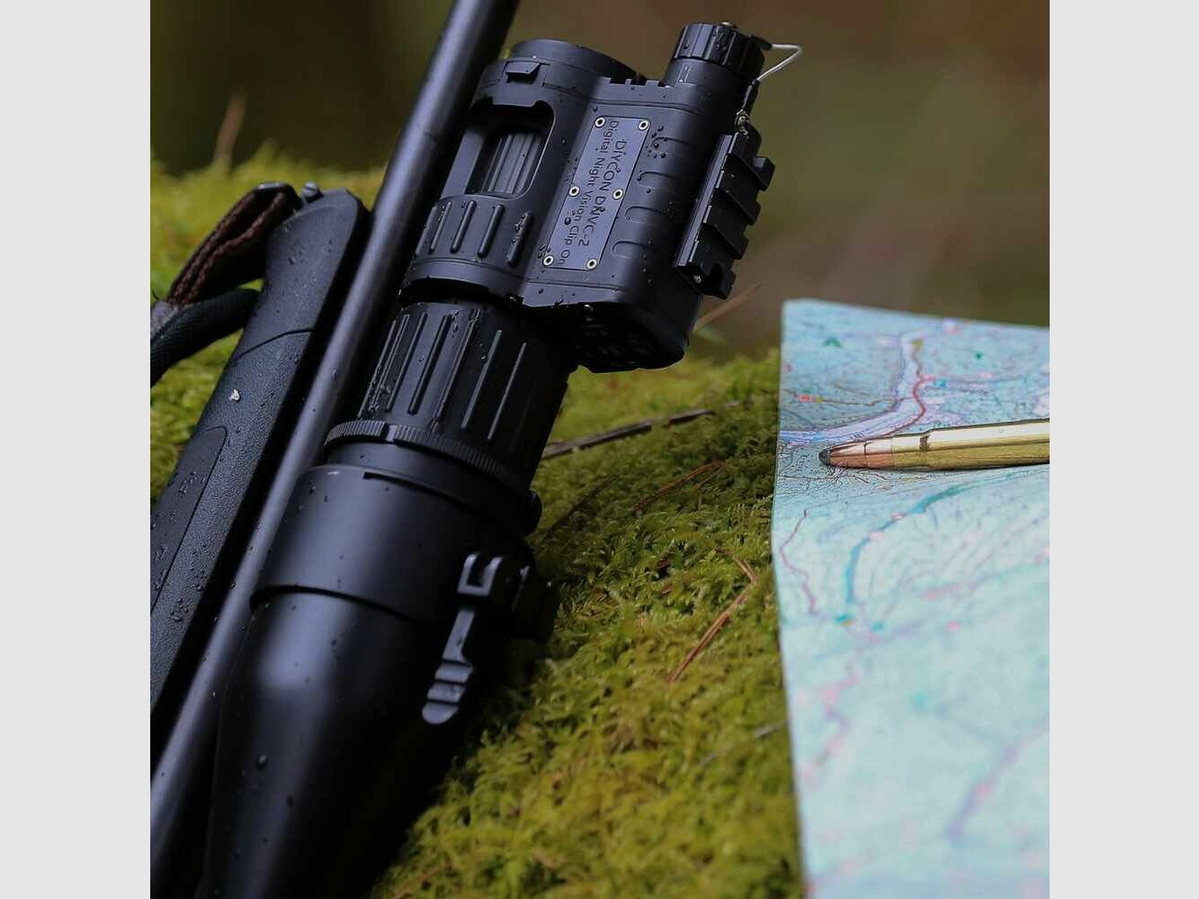 Urządzenie nocne podwójnego zastosowania Dycon DNVC-3 Black Mamba z doświetlaczem IR-LED Predator 2