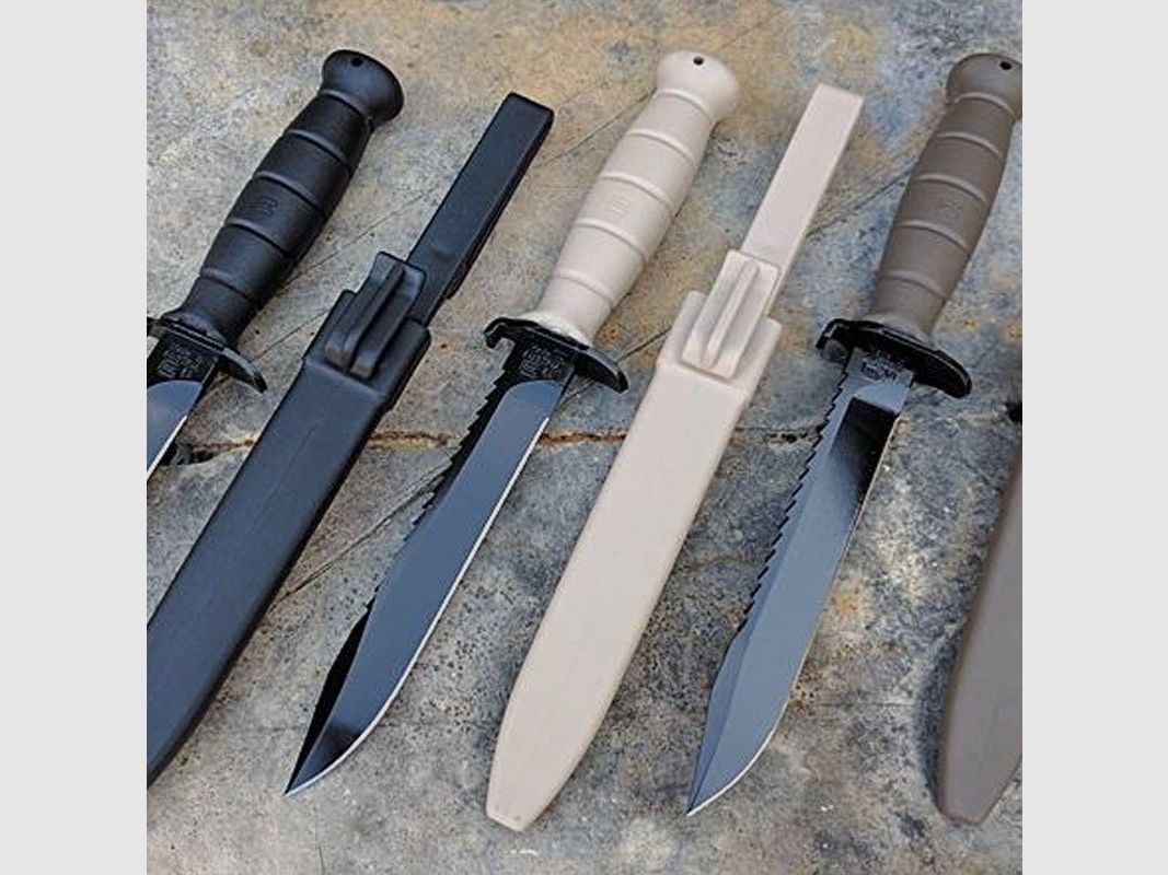 ASSORTIMENT DE COUTEAUX GLOCK AVEC LAME DENTÉE ET LAME LISIBLE, image 1 sur 7