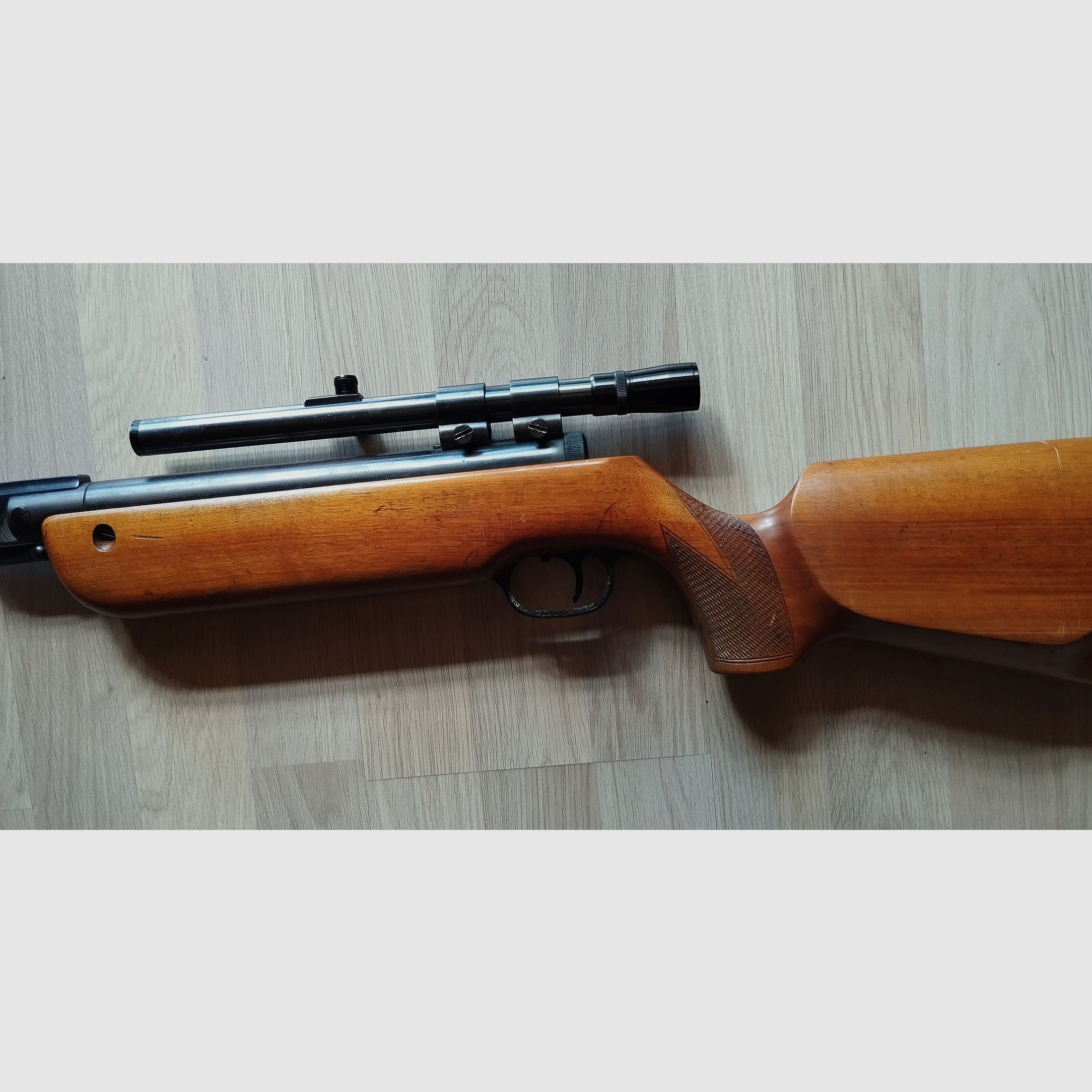 Rifle de aire comprimido Oldtimer de Walther con mira telescópica original de Geco