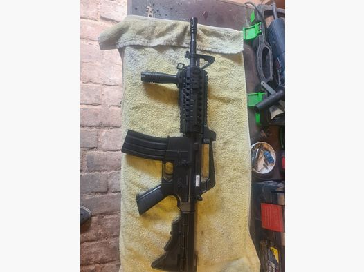 Softair Waffe 6mm BB Nachbau M4 R.I.S. 