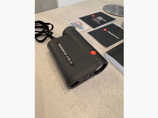 LEICA Rangemaster CRF 2700-B mit Tasche