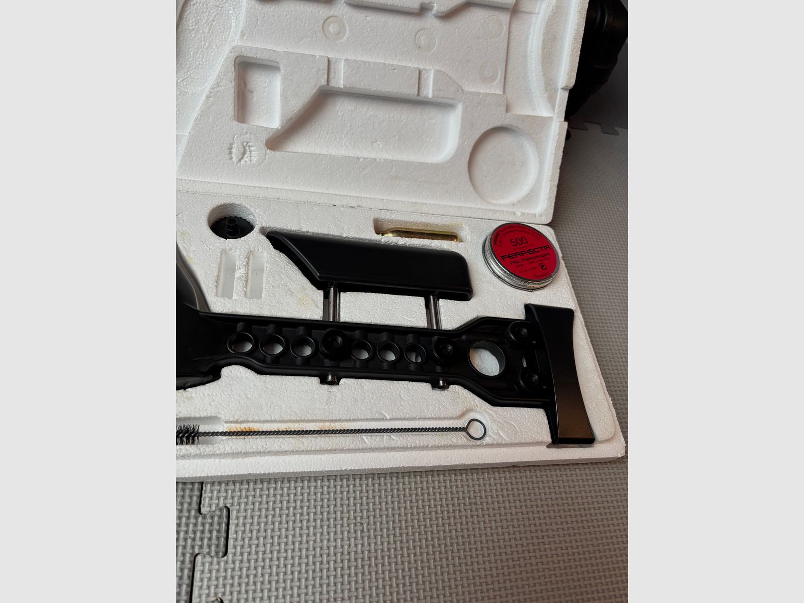 Den Smith & Wesson 686 CO2-Revolver mit einem 8-Zoll-Lauf  Jahr 1999 