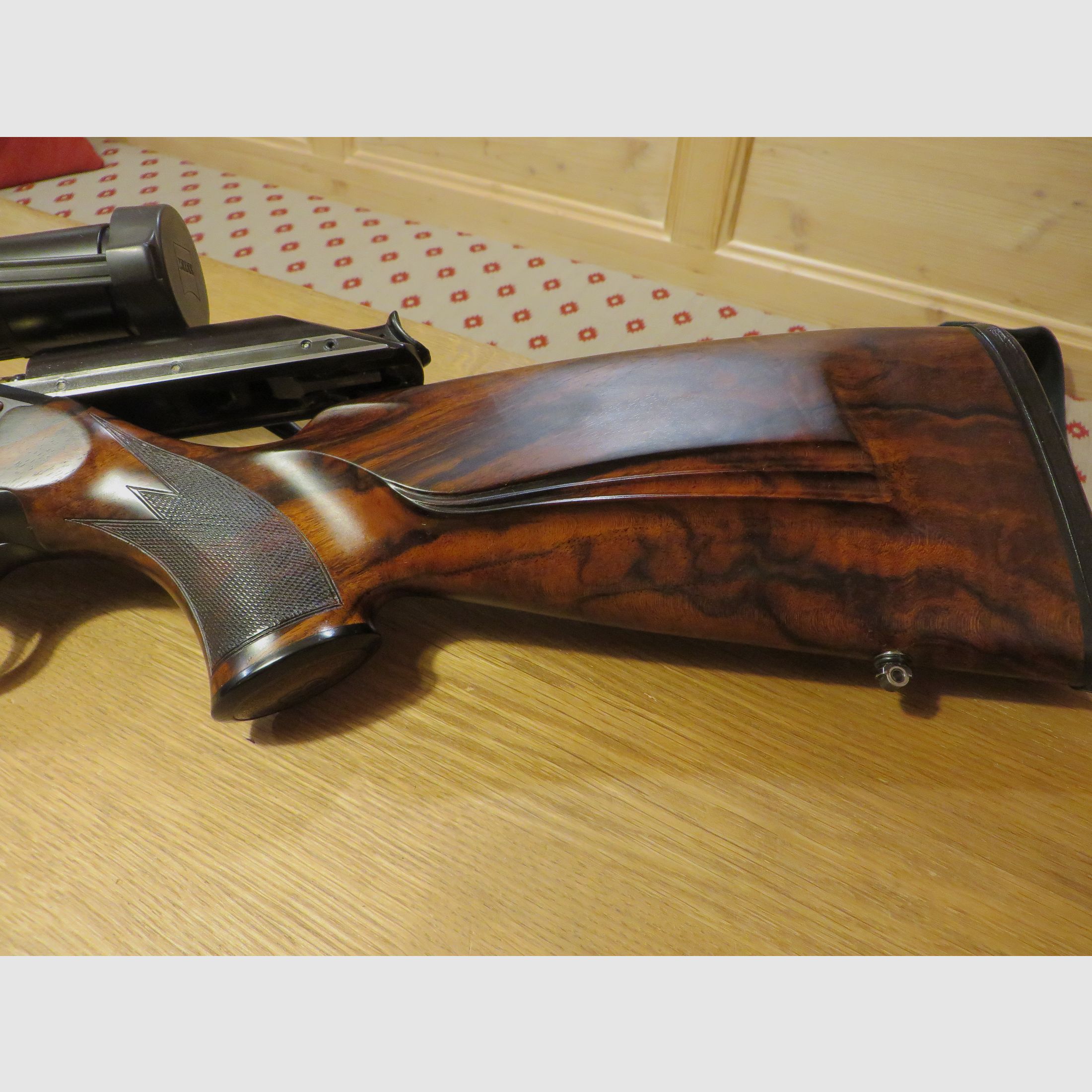 Blaser R93 Attache Holzklasse 7 z lufcami w kalibrze 6,5x57 i wymiennym lufą 30.06