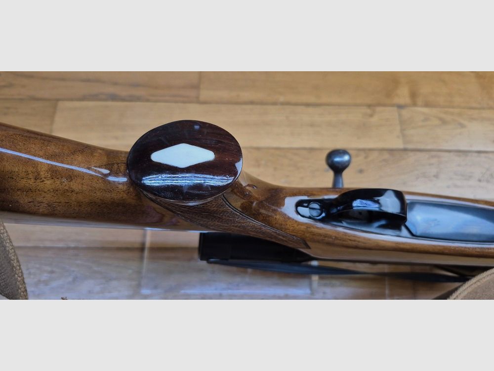 Sehr schöne BSA Jagdgewehr Modell CF2 — Kal. 300 Win Mag — Magazin 3 Schuss +1 — Holz von hoher Qualität in Grad V — Schmidt & Bender 1.5-6x Zielfernrohr — Exzellente Mechanik — Spiegel-Lauf — Eines der besten Jagdgewehre, die aus den Werkstätten der „Großen Epoche“ britischer Herkunft stammen — TBE/TBE+, Bild 16 von 39