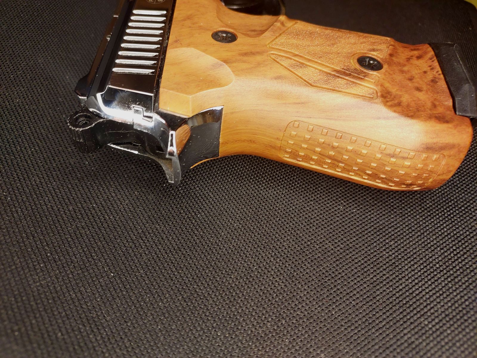 Zoraki 914 blank firing pistol 9mm P.A.K. chrome wood look (PTB 972 !!!) with 2 magazines and 2 pairs of grips - as good as new!