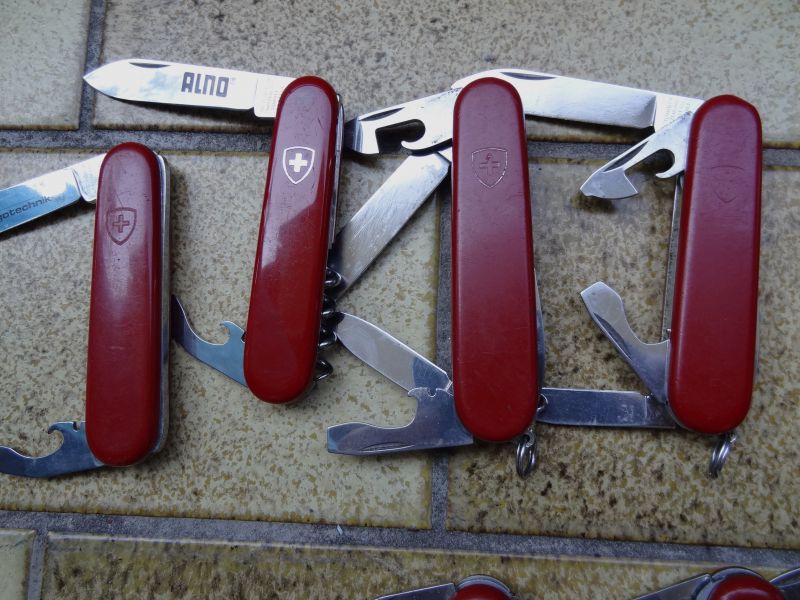 Konvolut Schweizer Messer Victorinox Wenger