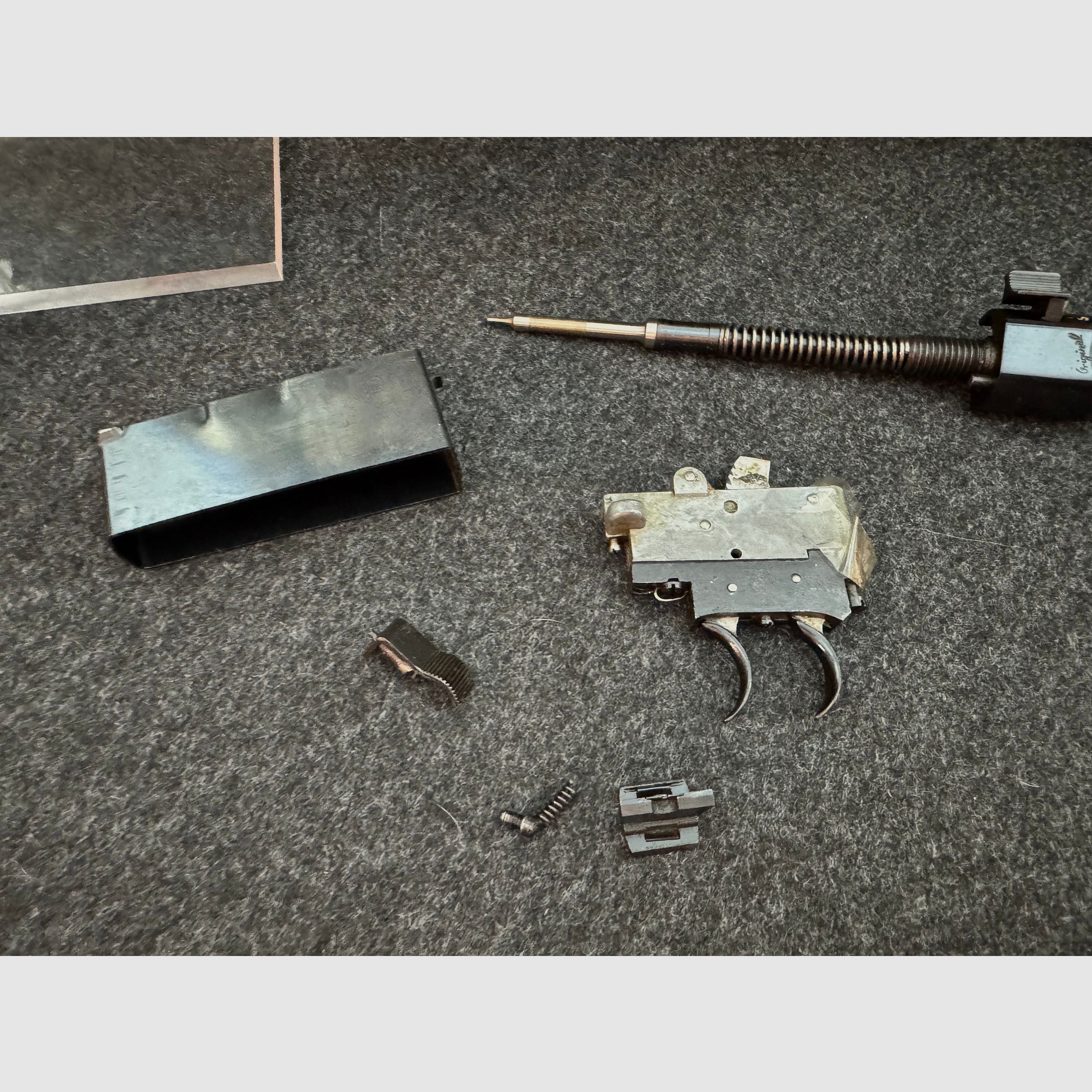 Schaft für Mauser 2000 / Heym SR 10 mit Schloss, Schlagbolzen, Magazinkasten, Kimme und Abzug