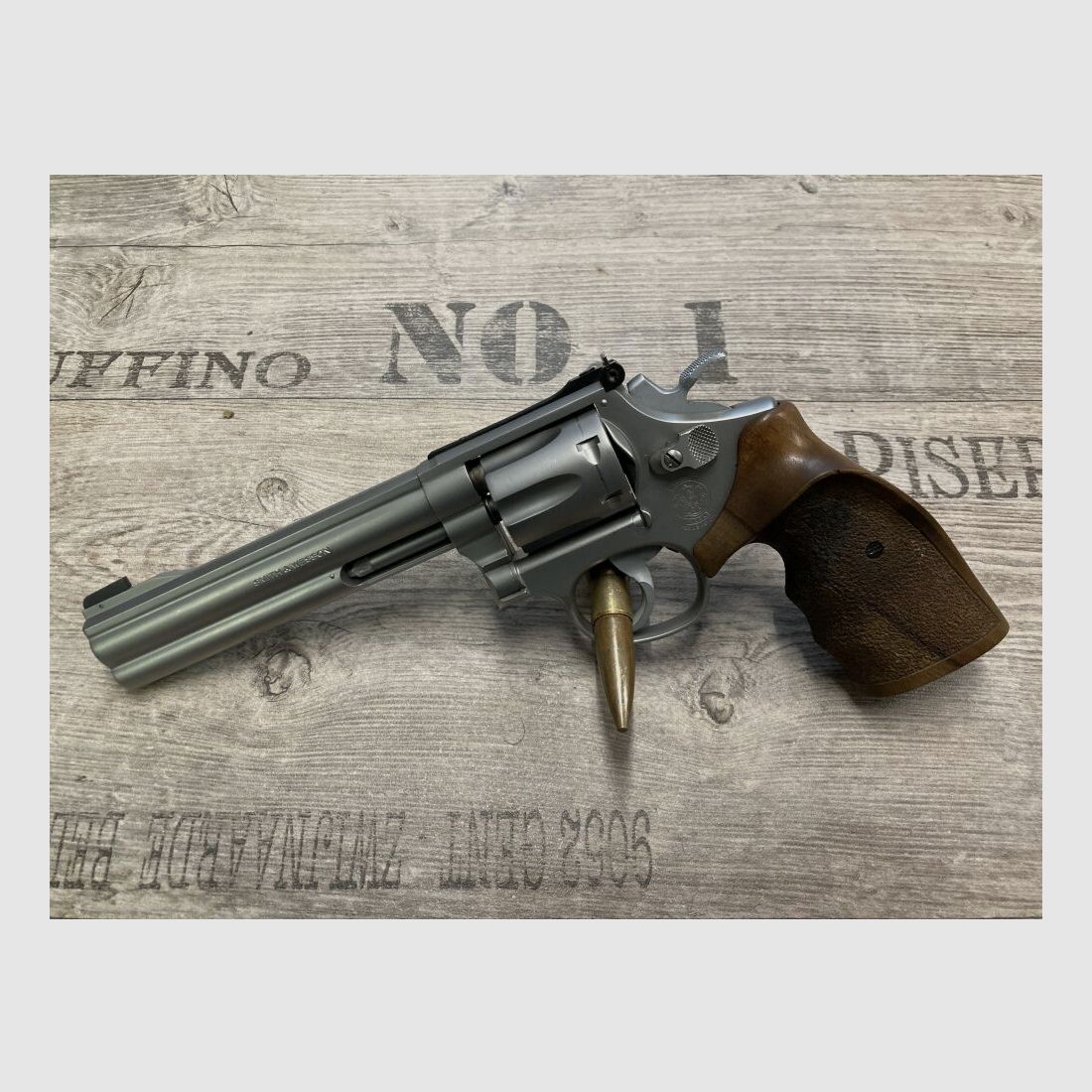 Smith & Wesson 617
