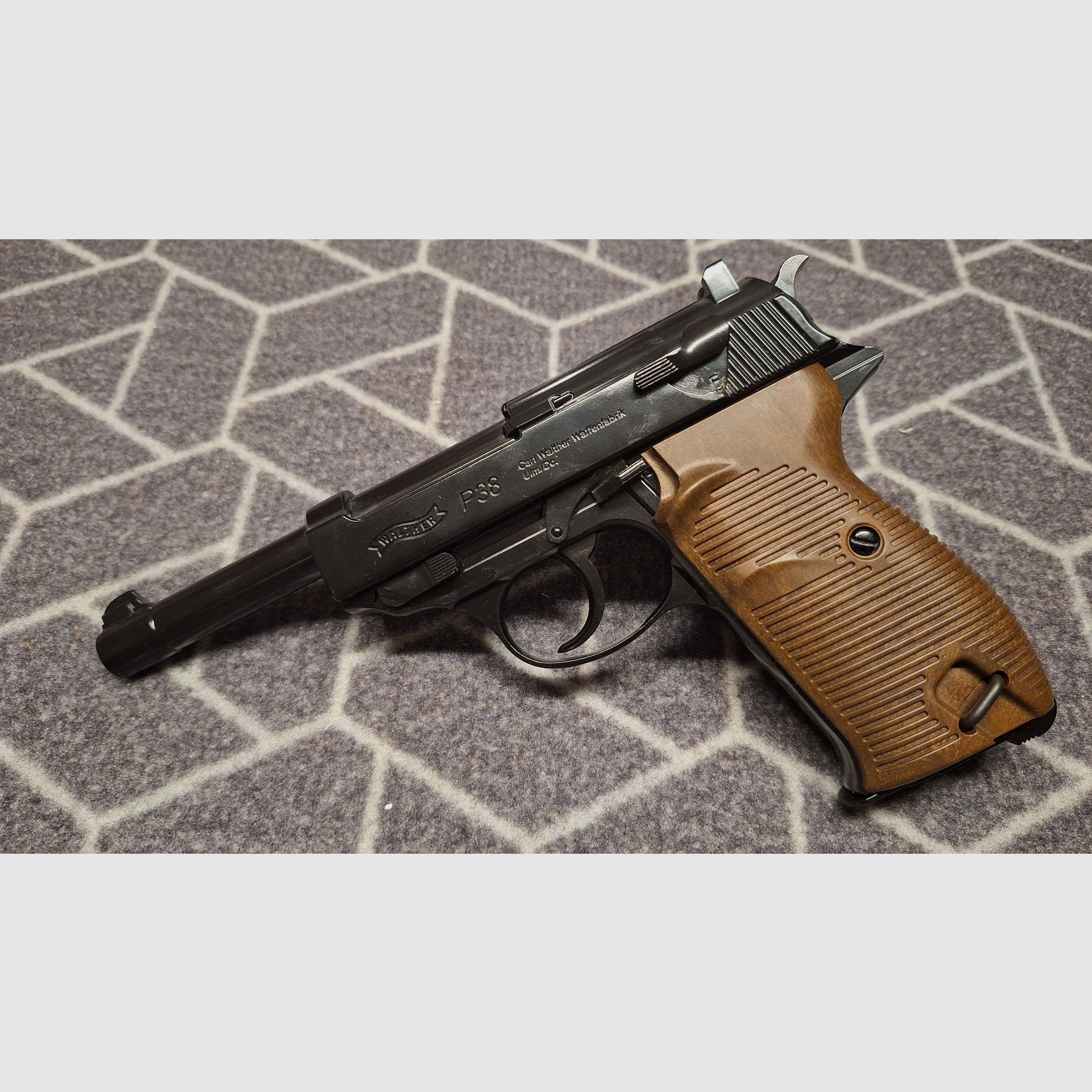 Walther P38 - 4,5 mm Stahl BB Blow Back Co2-Pistole NEU!