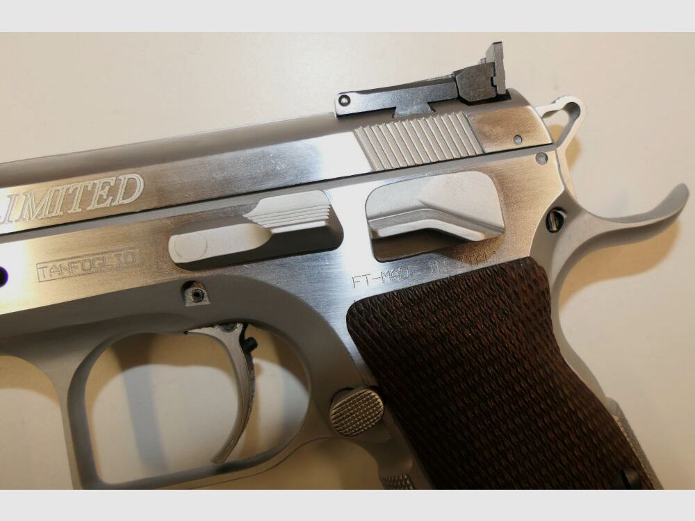Tanfoglio pistols, Tanfoglio Limited Custom, used .45Auto, .45ACP with spare magazine