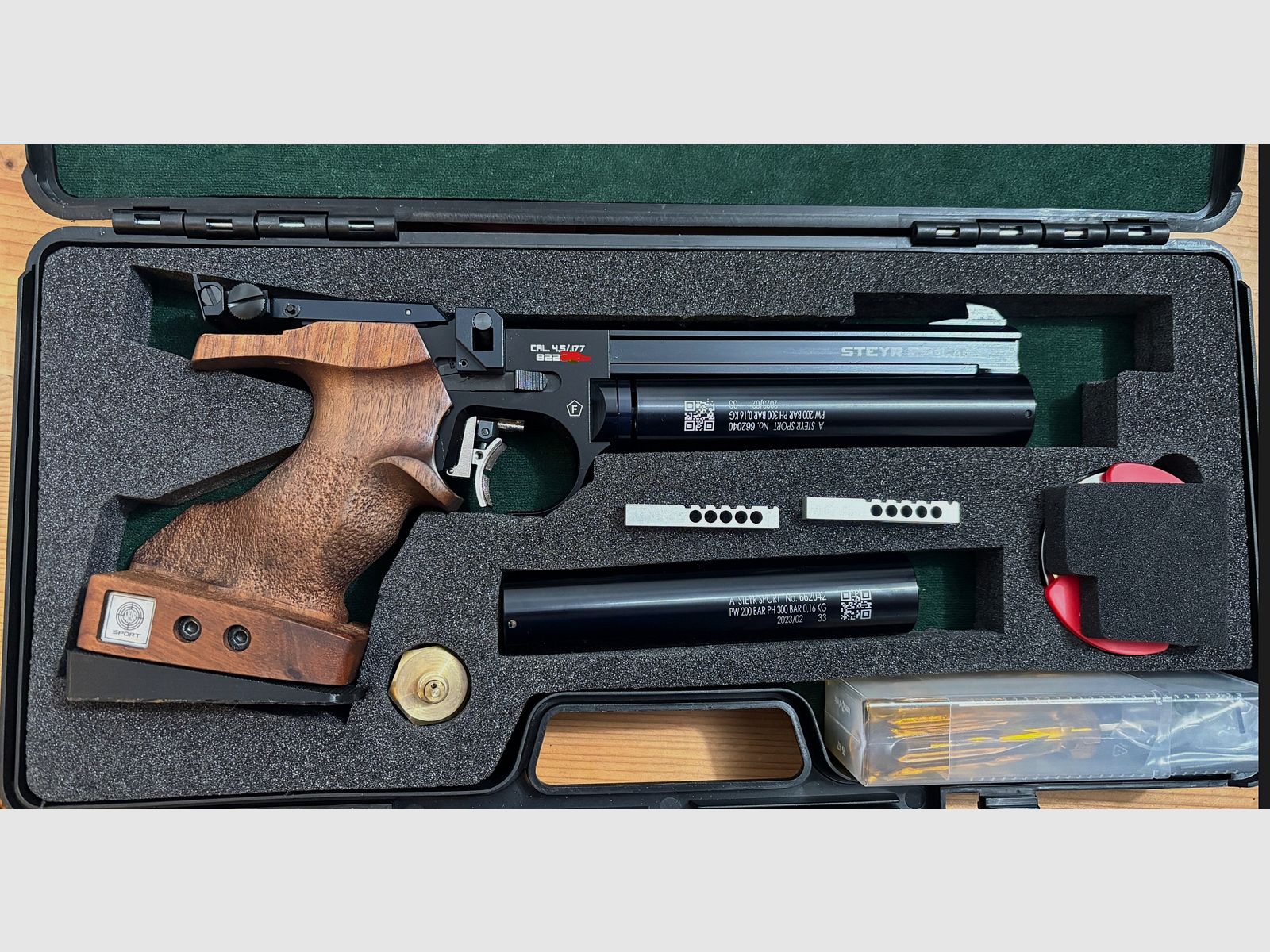 Steyr LP50 RF Compact Match-Pressluftpistole mit Auflagekeil in top Zustand