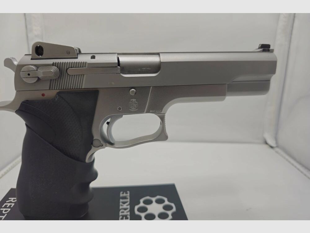 Smith & Wesson 4506 .45Auto
