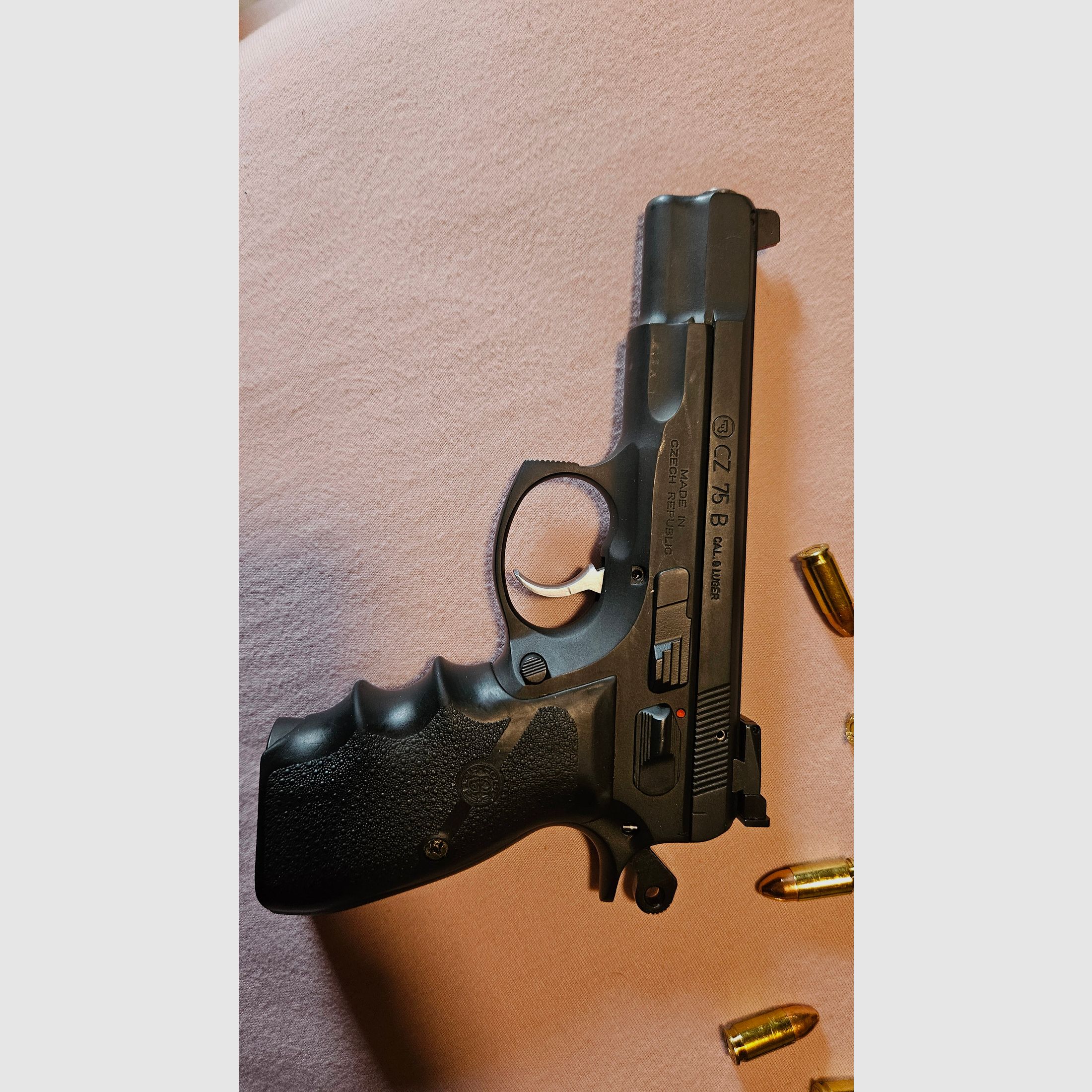 CZ 75 B 9mm luger  Pistole Kurzwaffe