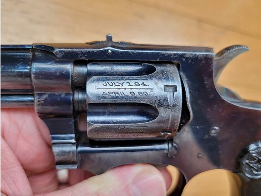 Rarissime et primal revolver Smith&Wesson Hand Ejector 1er modèle 1896 – cal. 32SW Long – Tout premier de la légendaire lignée Smith à barillet basculant – 19.712 exemplaires seulement – TBE + et catégorie D