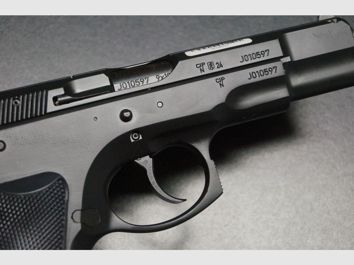 CZ 75 B, image 2 of 6