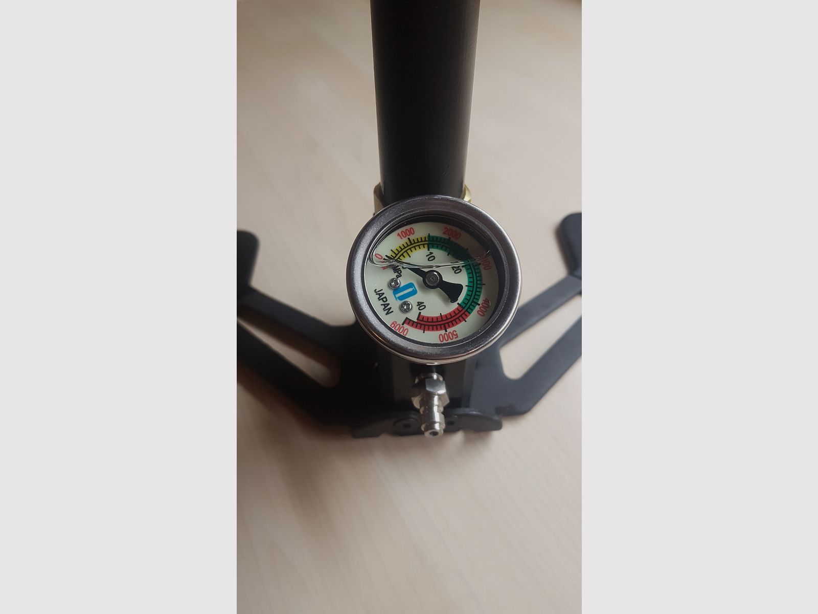 PCP Pressluftpumpe Handpumpe für Airsoft Paintball Luftgewehr und KFZ 300 bar 3/4 Stufen