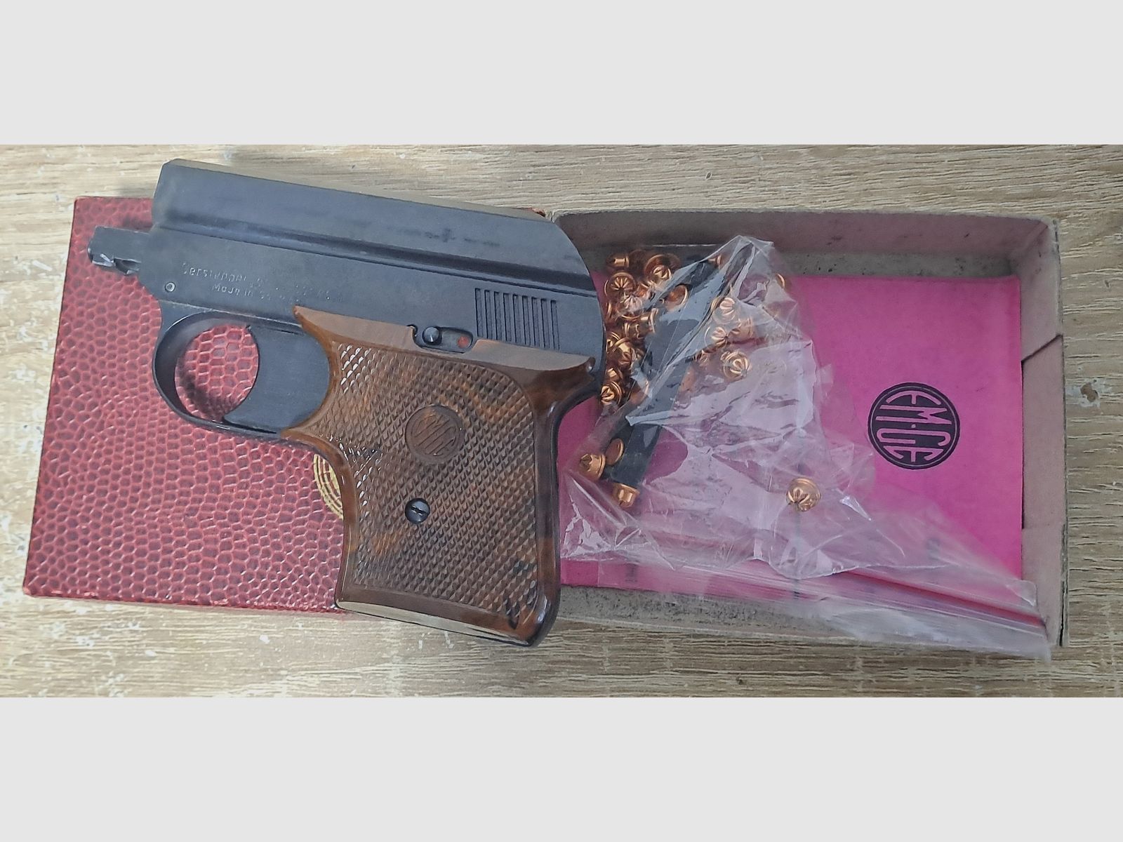 EM-GE Mod. 63 cal. 6 mm Flobert/ PTB 6 with spare magazine in original packaging!