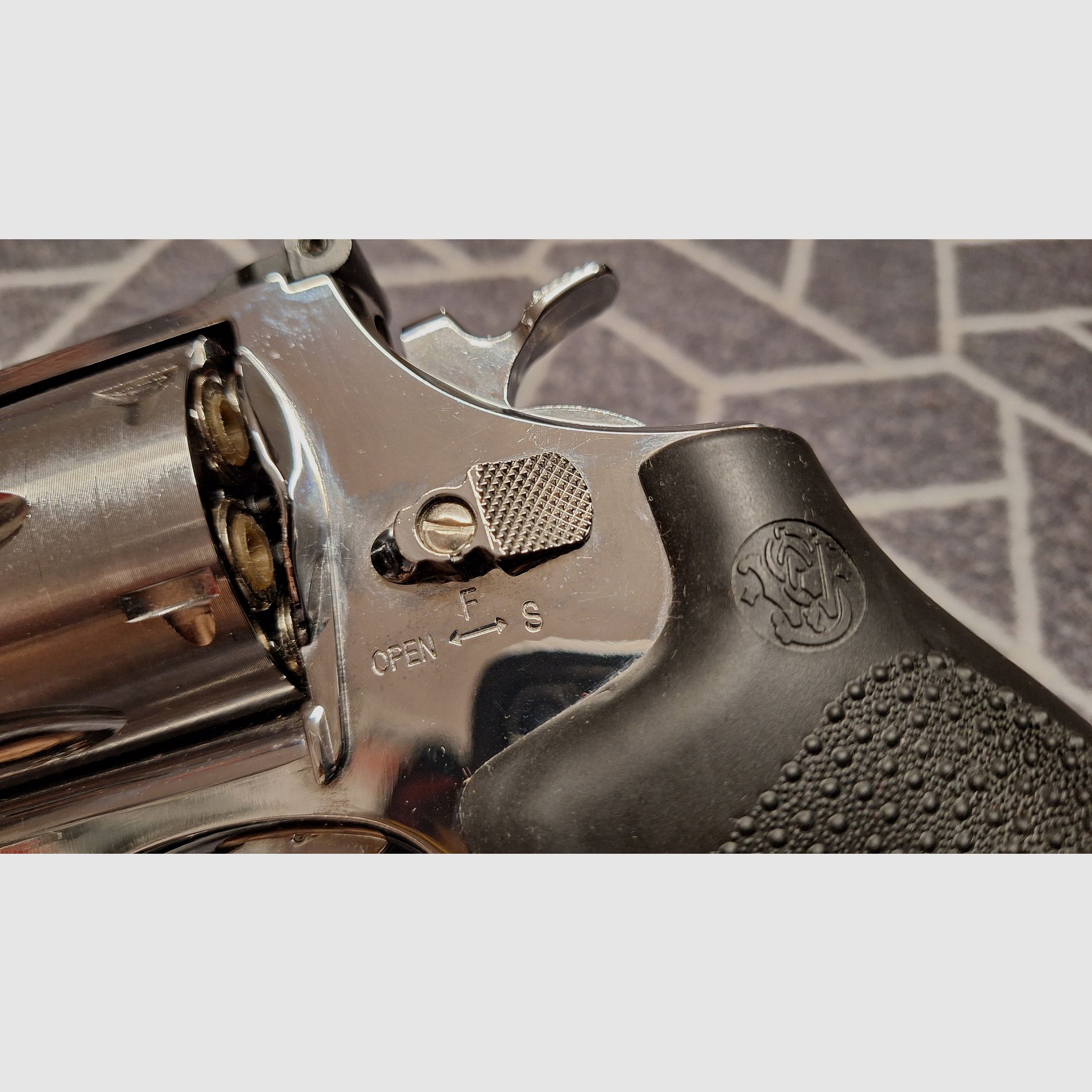 Smith & Wesson 629 Classic 5 inch steel finish Co2 revolver caliber 4.5 mm diabolo NEW!