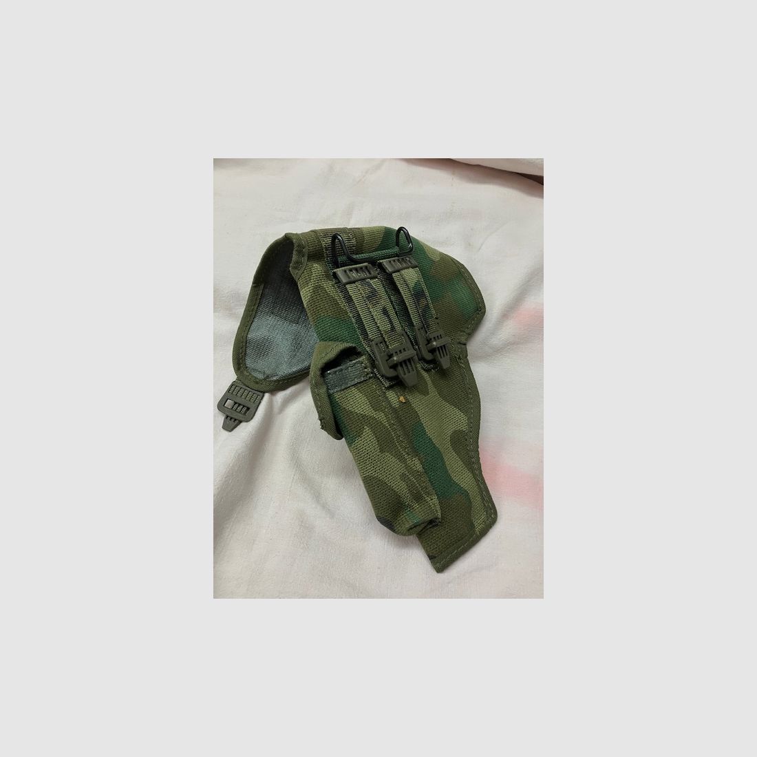 Holsterconvoluut voor pistolen of revolvers