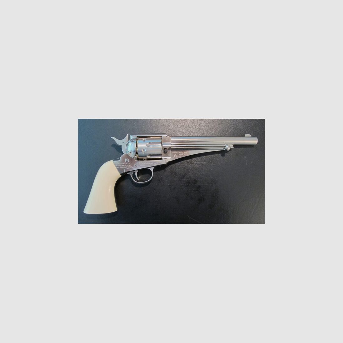 Remington Modell 1875 CO2 Kaliber 4,5 mm Diabolo / Stahl BB, zus. 6 Diabolo Hülsen