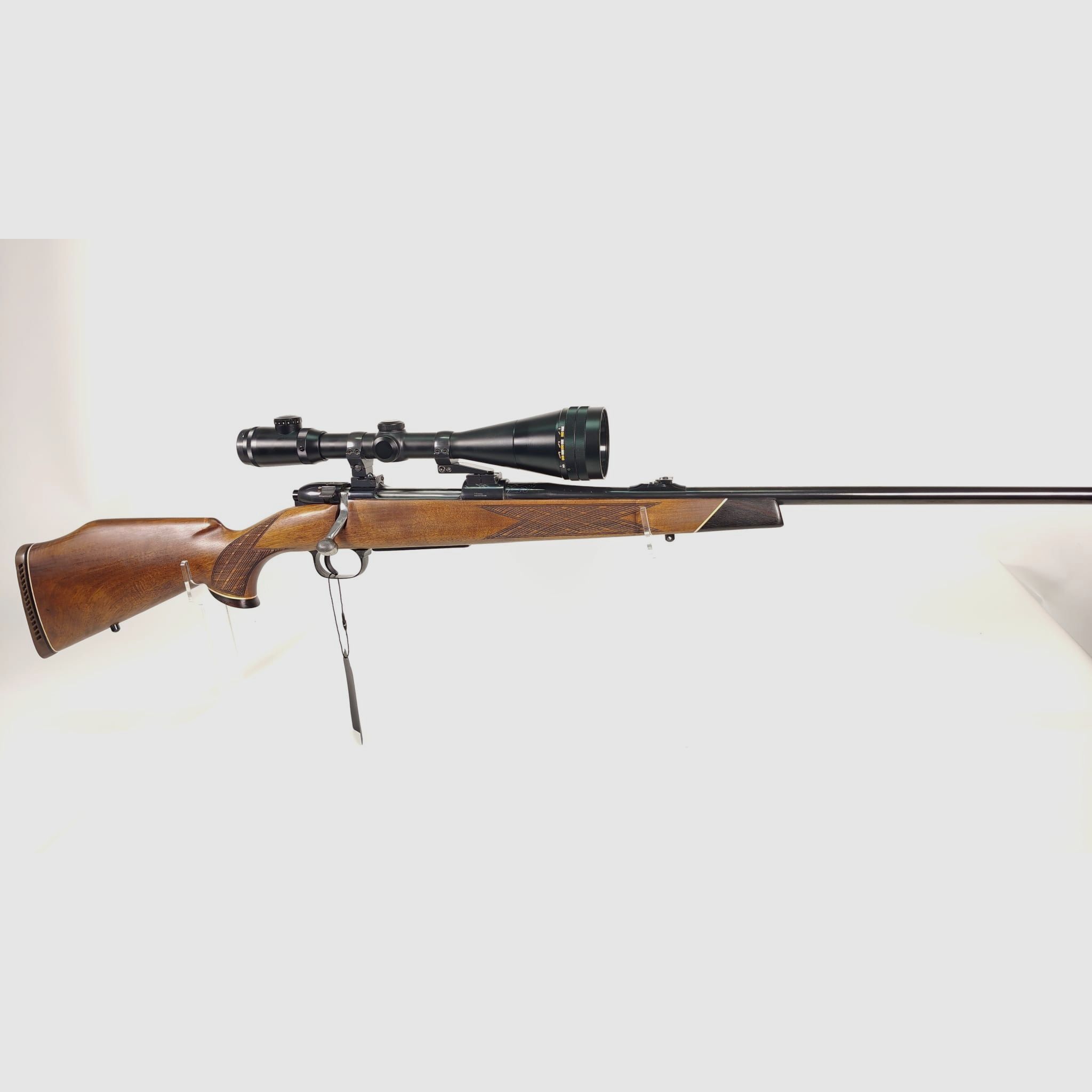 Heym SR 10 bolt-action rifle .243 Win. z podświetlanym 4–12x56