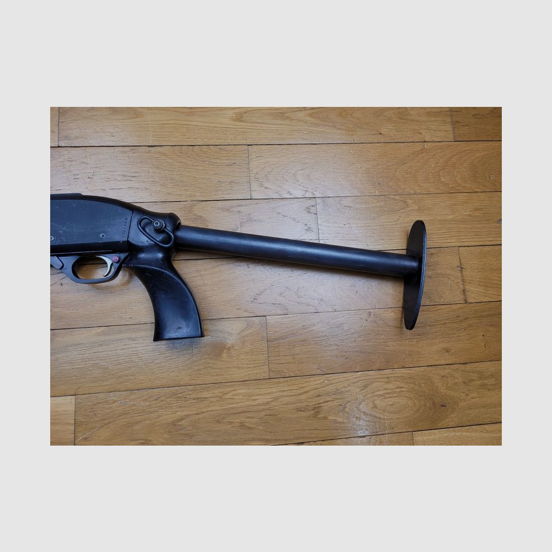 Seltene Pumpflinte Fabarm « SDASS Commando » – 12/70 – 5/7 Schuss – Ergal-Gehäuse – Gewicht 3kg – Lauf von 47cm – Baujahr 1981 – hat wirklich keine Angst vor nichts! – TBE +, Bild 20 von 22