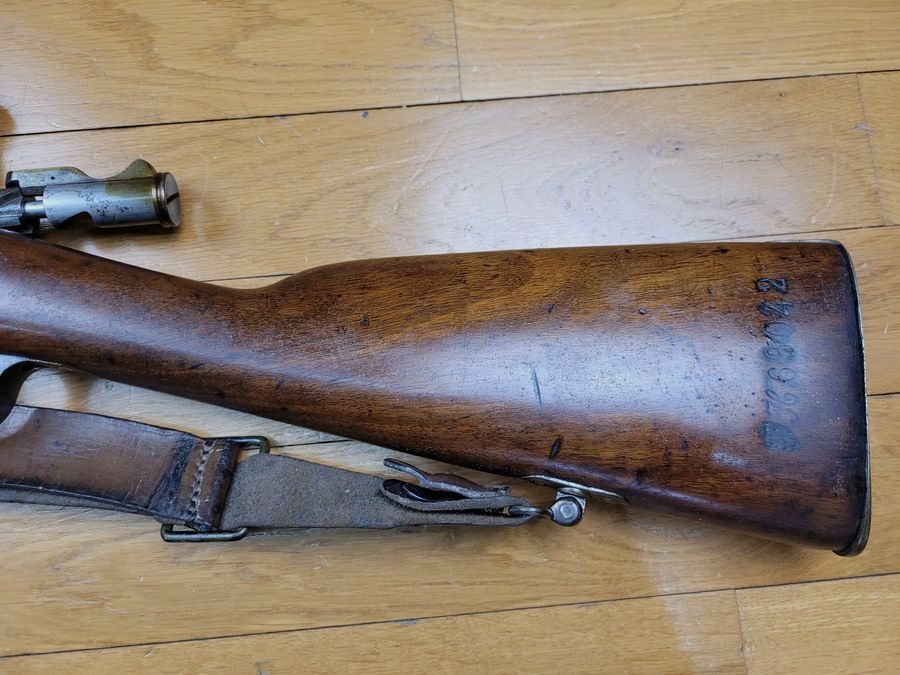 Bon fusil Berthier – 07/15 Mod. 1916 – Arme en 5 coups – cal. 8×51 Lebel – Pontet, culasse mobile et canon au numéro – Très beau canon – bretelle – 2 clips – TBE, image 12 sur 24