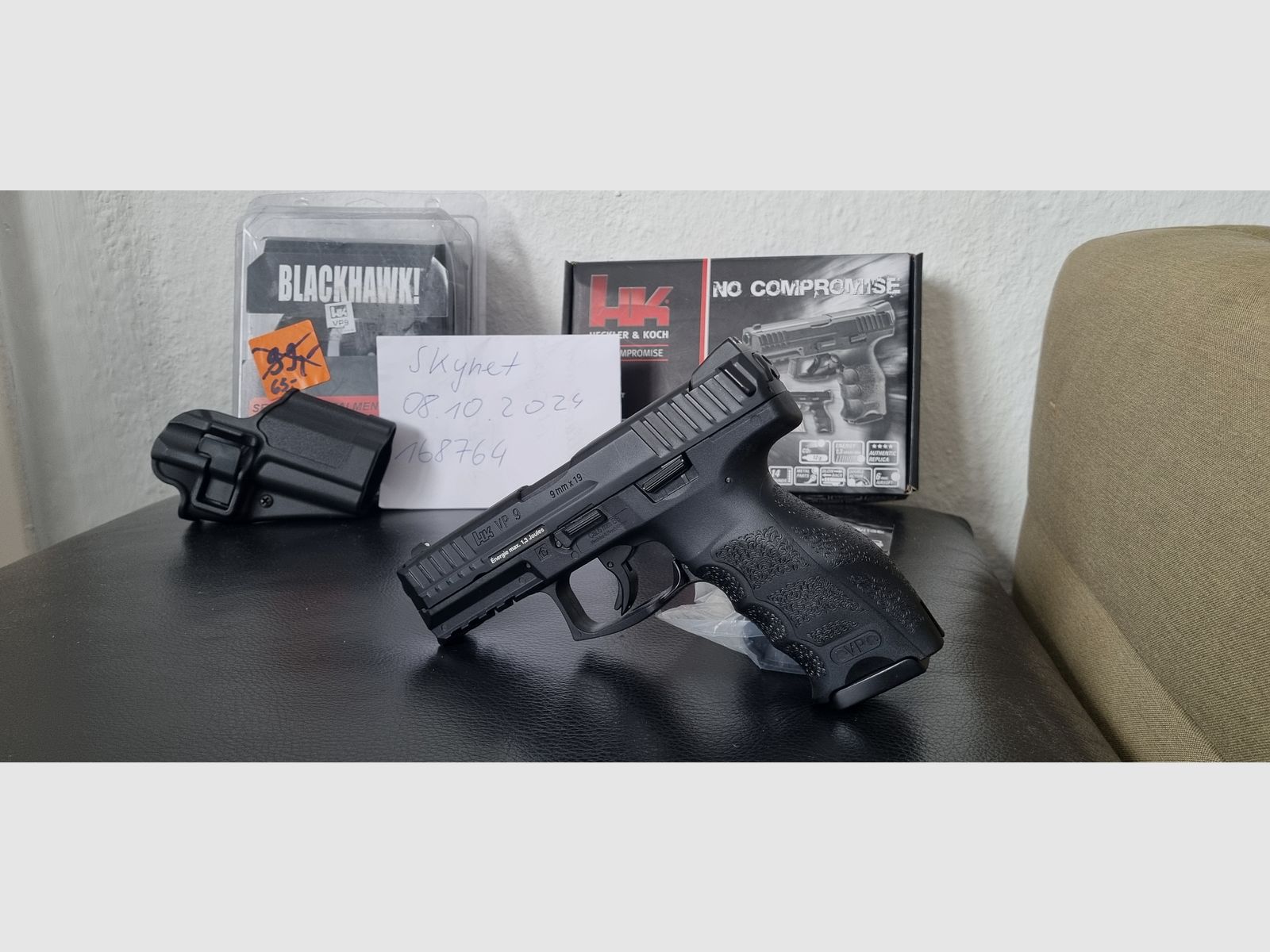 HK VP9 CO2 * 2 Magazine * Blackhawk Holster