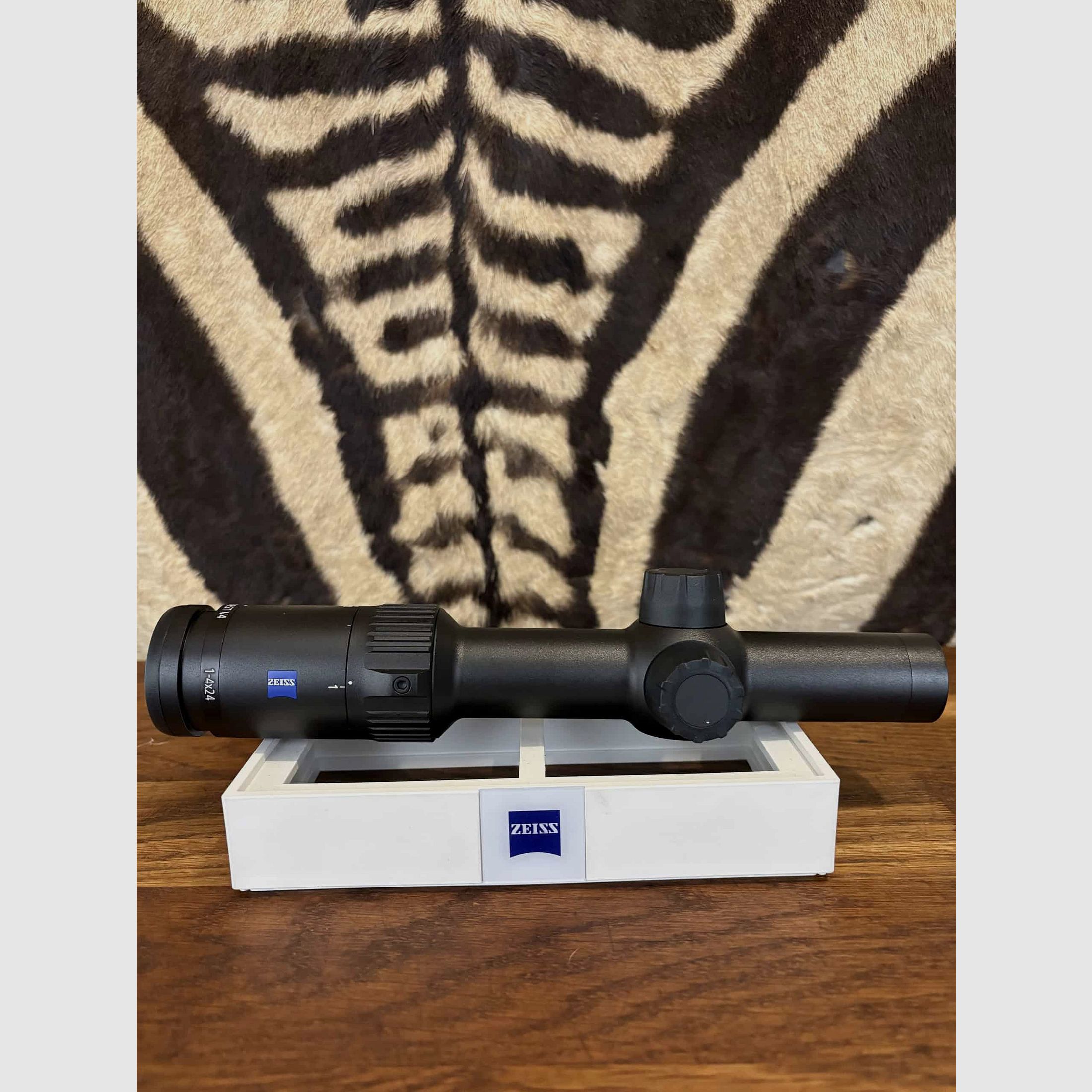 Lunette Zeiss Conquest V4 1-4X24 – RET 60, image 1 sur 5