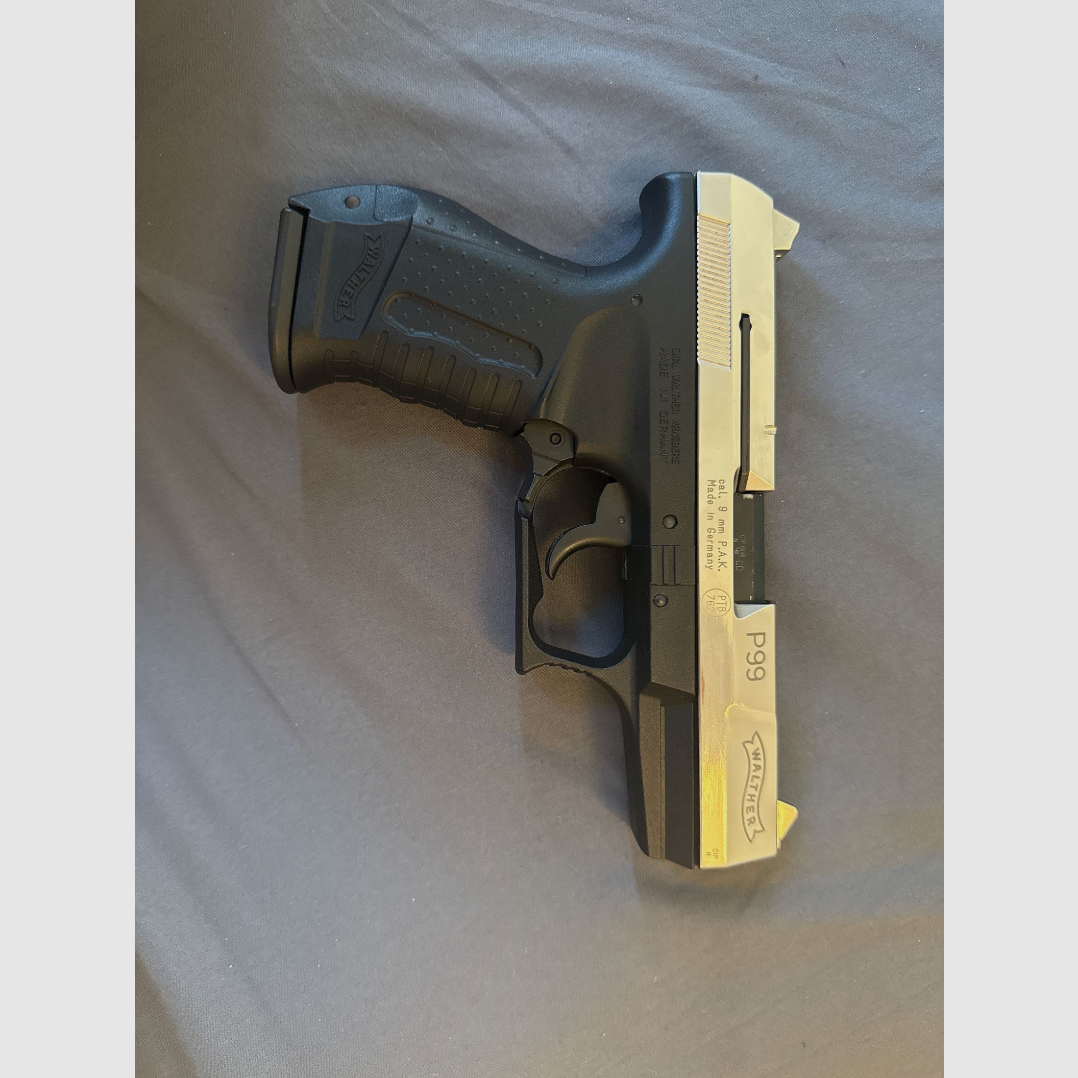 P99 Bicolor Schreckschuss P.A.K