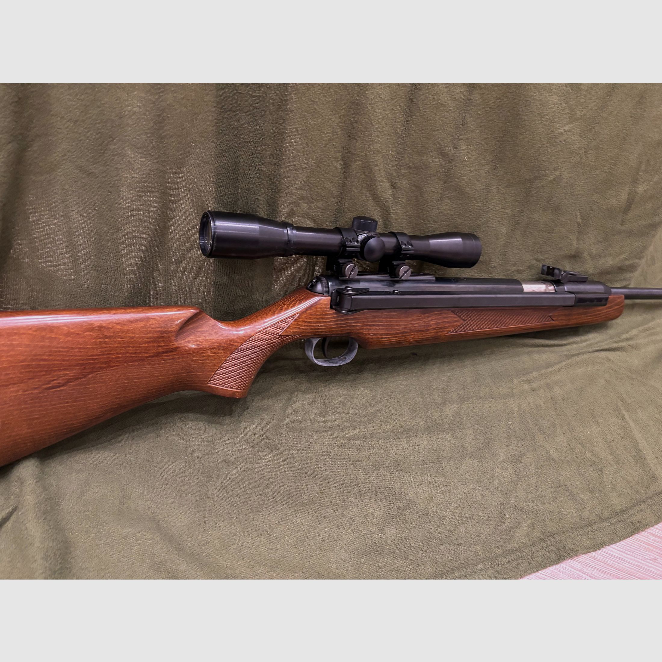 Diana Model 38 karabin pneumatyczny .177 (4,5mm)