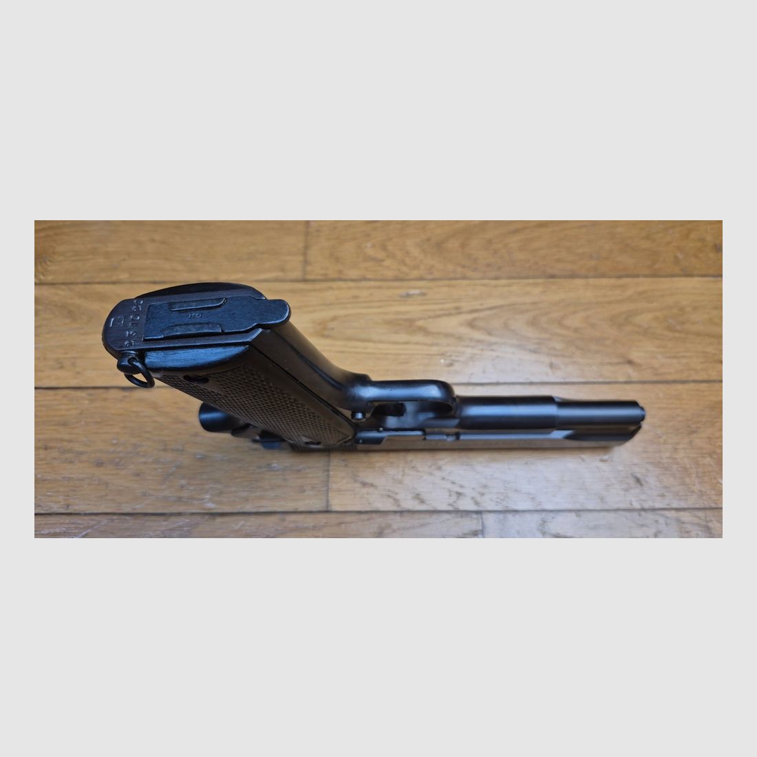 Sehr schöner Pistol Star B – Der gelungenste Klon des 1911 – Kal. 9 x19 – Waffe, die von der Wehrmacht übernommen wurde – Sehr schöne Fertigung aus Eibar von 1943 – Militärwaffe – Mechanischer und ästhetischer Zustand mehr als sehr schön – TBE++/TBE+++, Bild 8 von 24
