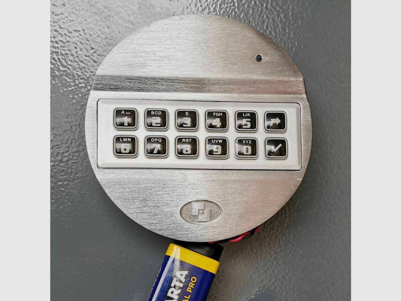 Armadio per armi HUNTER ZIBBE Classe 1 (1300x690x410) max. 14 armi