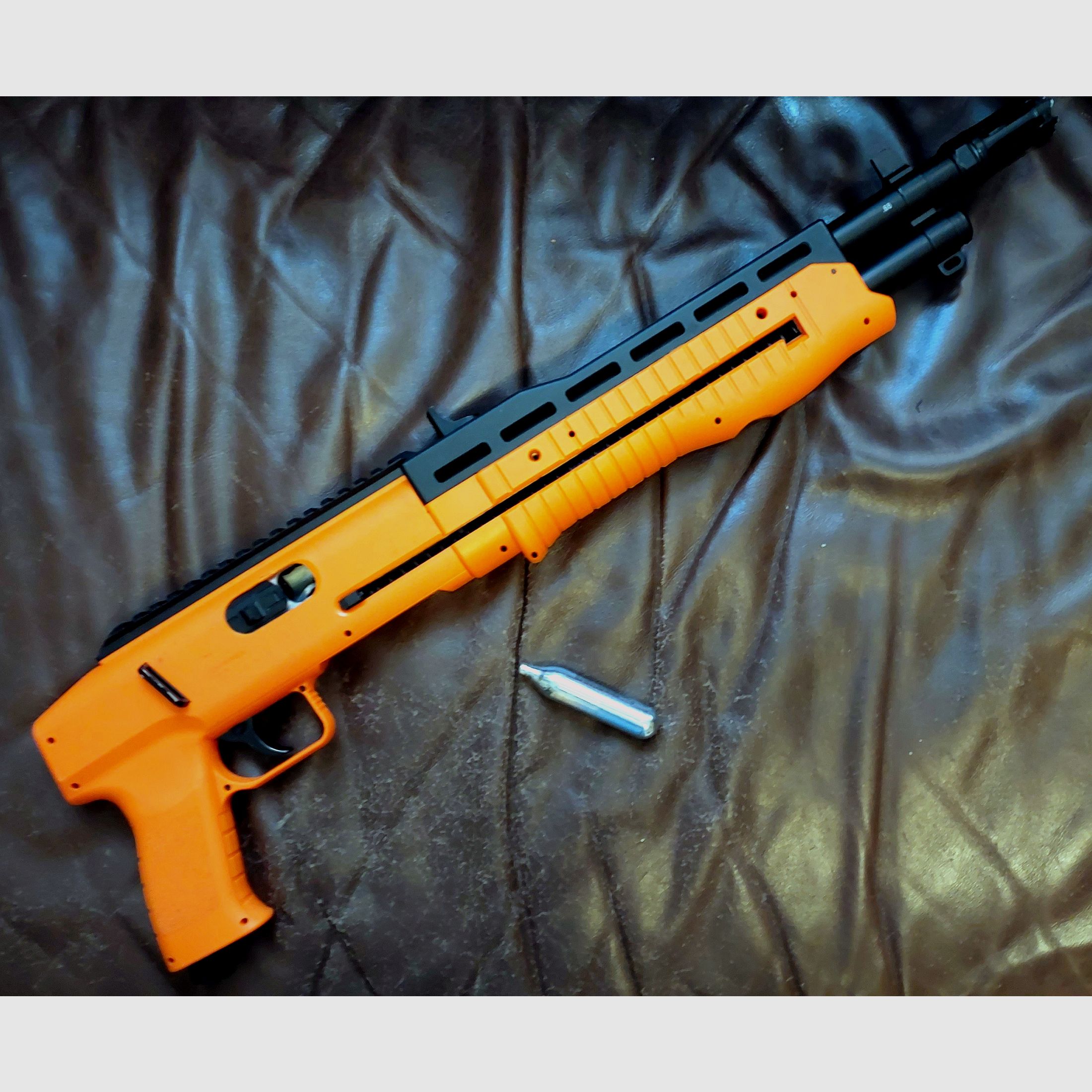 T4E Umarex  HDB 68 CO2-RAM Shotgun Kal. .68 orange/schwarz 