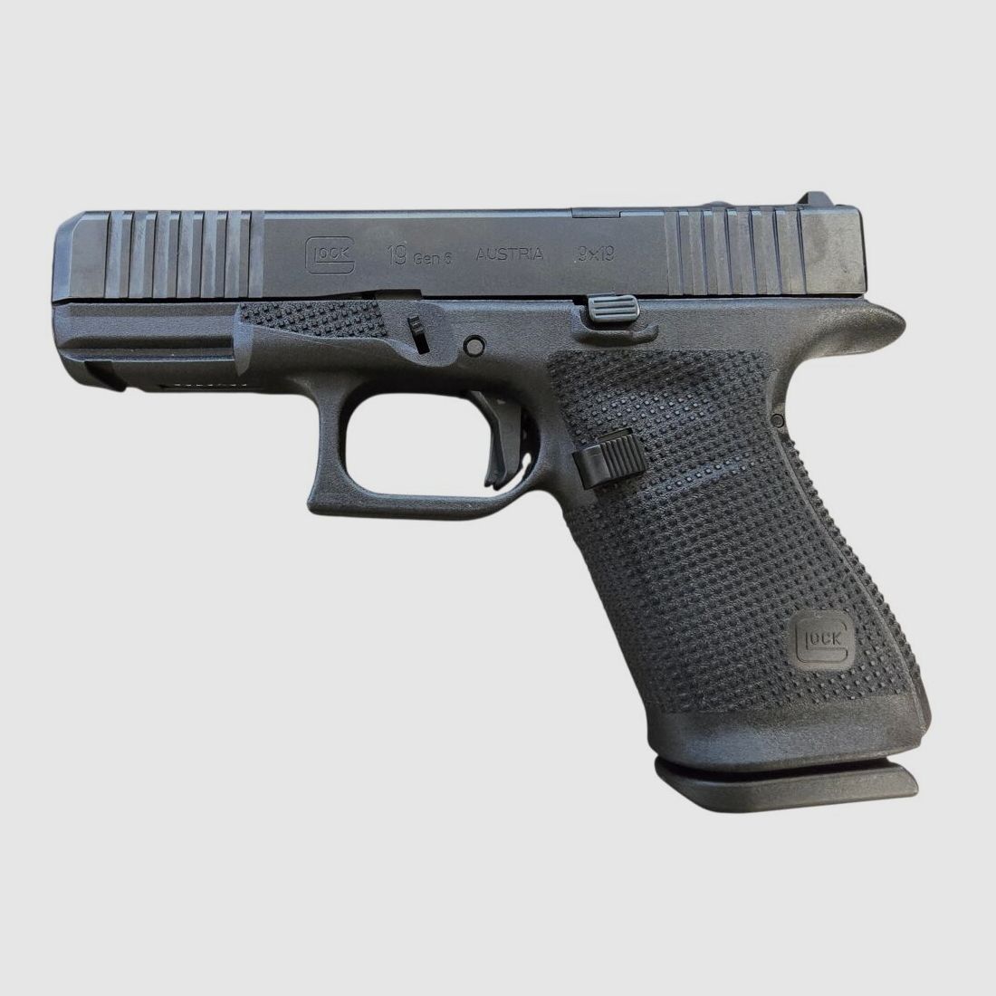 Glock 19 Gen6 - pistolet semi-automatique 9mm Luger 9mm Luger disponible immédiatement +20€ expédition dans toute l'Allemagne