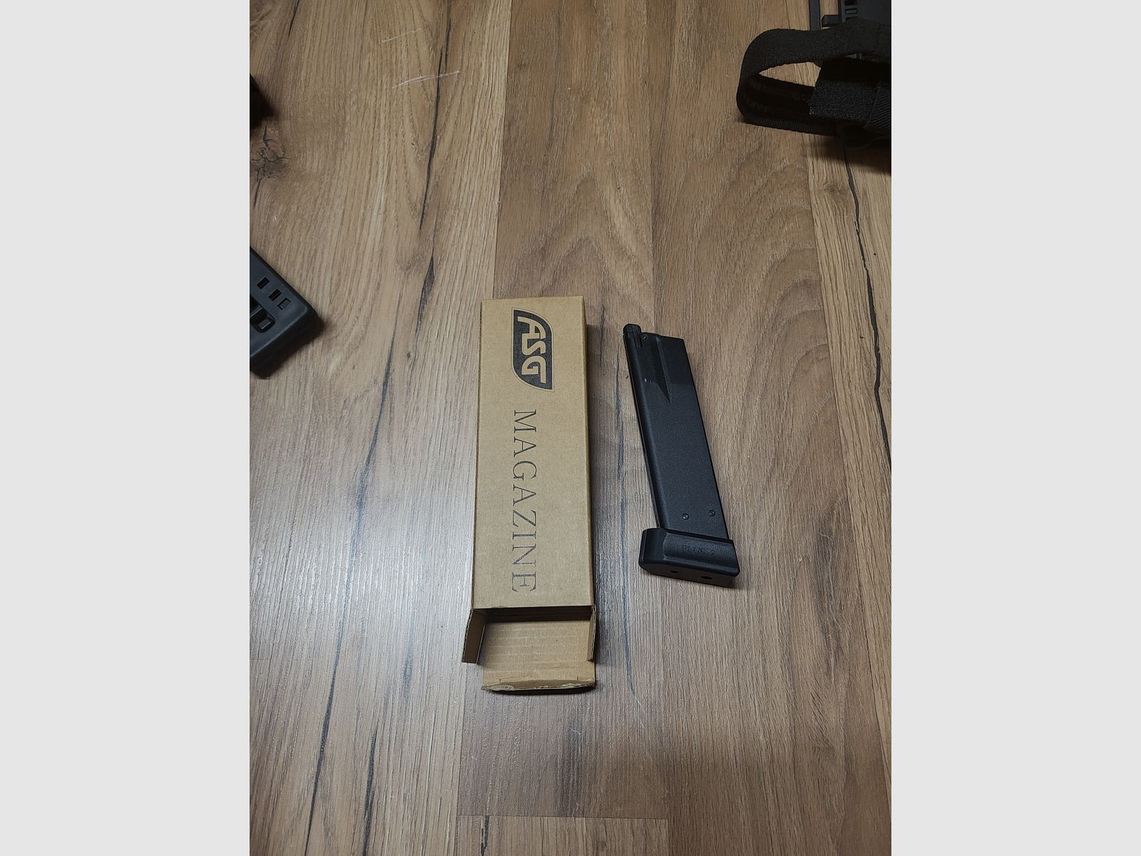 ASG CZ Shadow 2 / P09 Gas CO2 magazine, holster, ceinture sac à dos