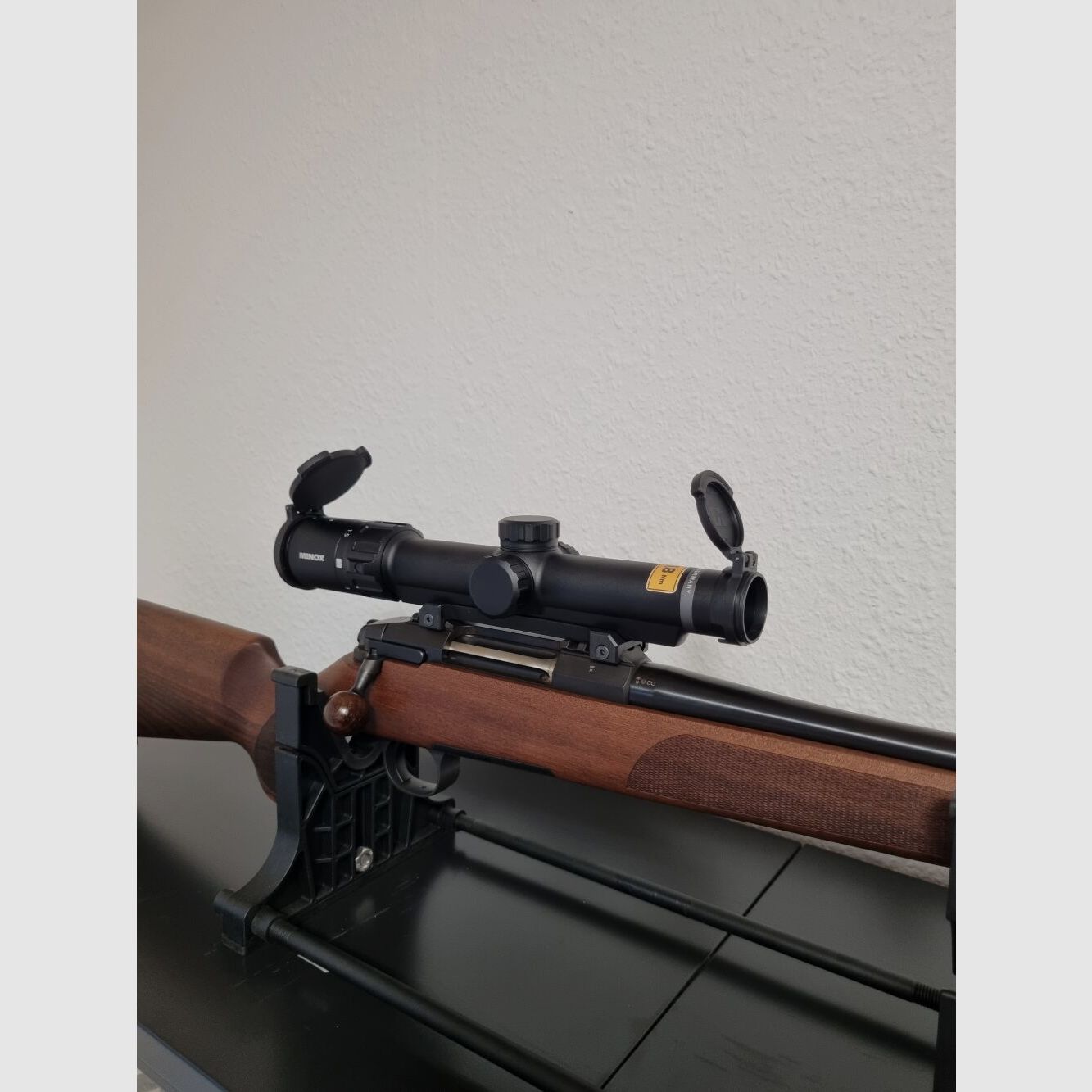 Steel Action HS .308 , Montage , Schalldämpfer, Minox 1-5x24 S, Holzschaft