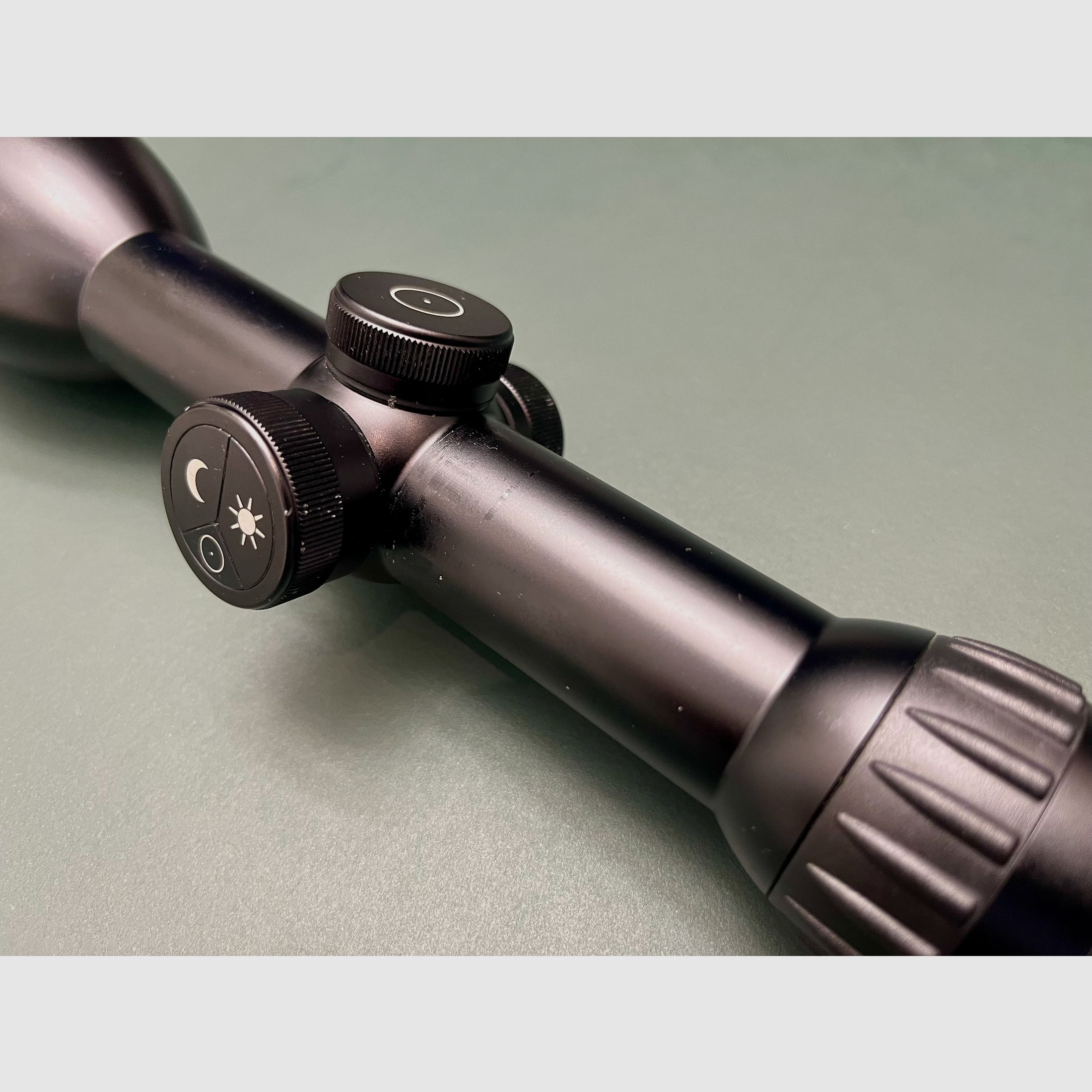 Schmidt & Bender 2,5-13x56 Stratos Zielfernrohr.