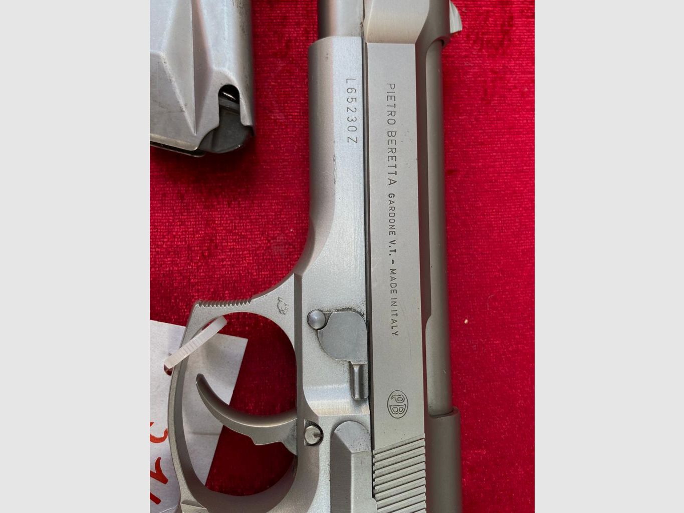 Like-new Beretta F92 INOX; Cal. 9mm Luger