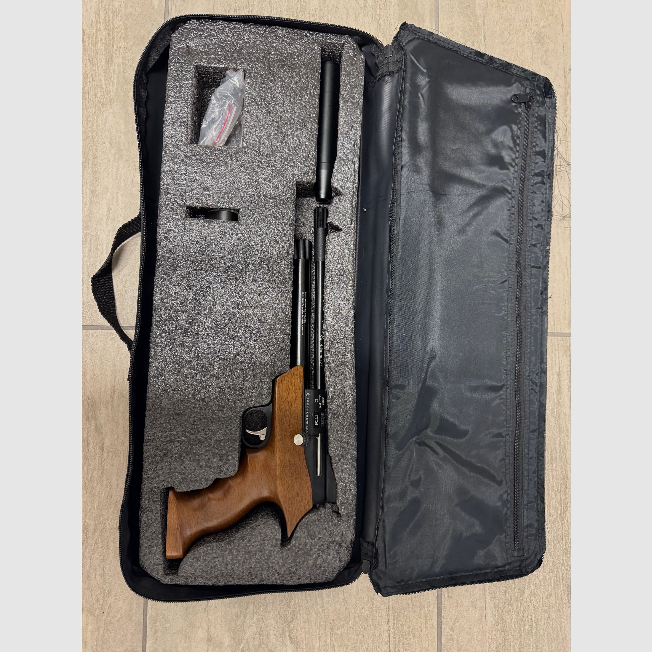 Diana Airbug CO₂-Pistole – 4,5 mm (.177), Repeater mit 9‑Schuss Magazin