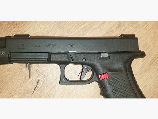 Glock 17, tuning & original parts, with holster