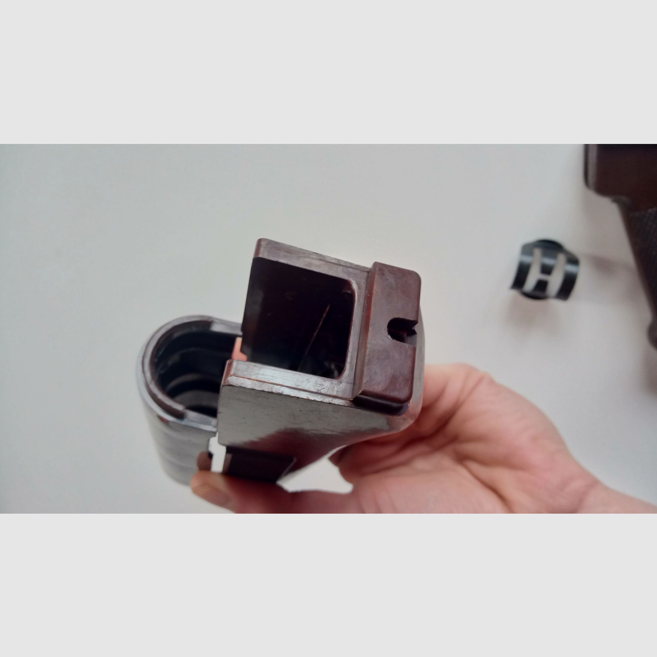 Protección de manos original de la DDR + empuñadura de pistola / Bakelita y plástico de la NVA // MPi-74 / MPi-K / AKM / AK