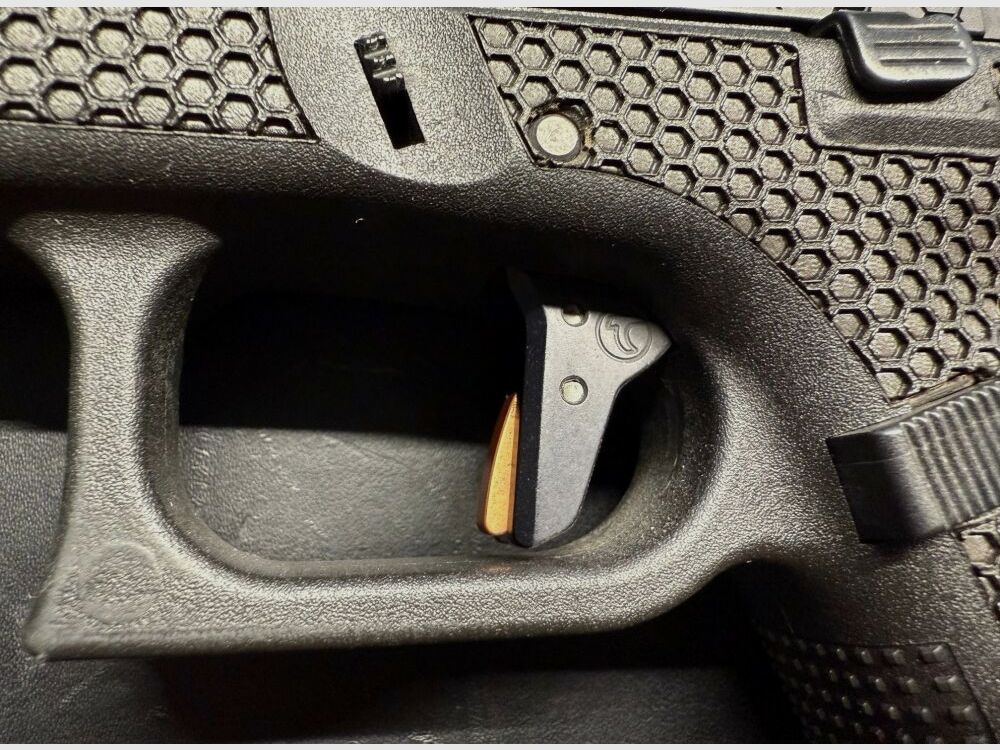 Glock Custom Peterssen Gunworks Glock Pistole 45 MOS / FS / SD Hexagon