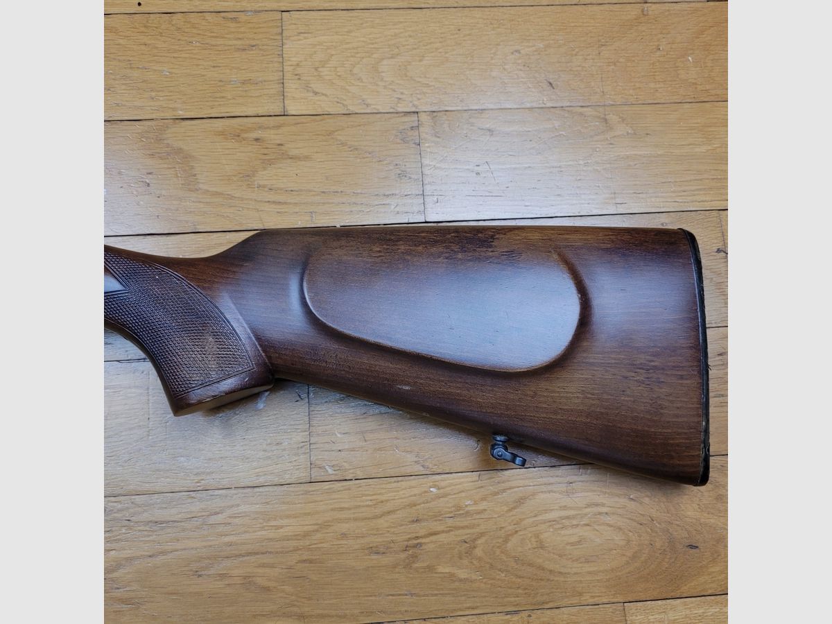 Sehr schönes Seitengewehr mit externen Hahn – In 12/70 – Von Victor Sarasqueta unter der Marke Ego – Echte Schlagplatten (!) – Hoher Verarbeitungsgrad – Pistolengriff mit Wiener Backe aus geöltem Nussbaum ohne die geringsten Makel – Große Reserve im Schlüssel – Spiegelkanonen mit perfekter Brünierung – Prüfung 1200 bar -Neuwertig, Bild 26 von 38