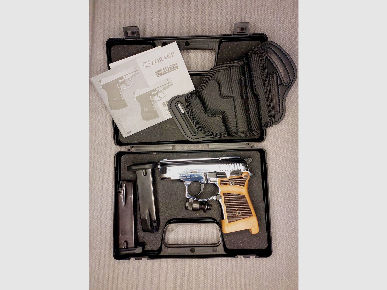 Zoraki 914 Pistolet alarmowy 9mm P.A.K. Chromowane uchwyty drewniane 2 magazynki kabura (1014)