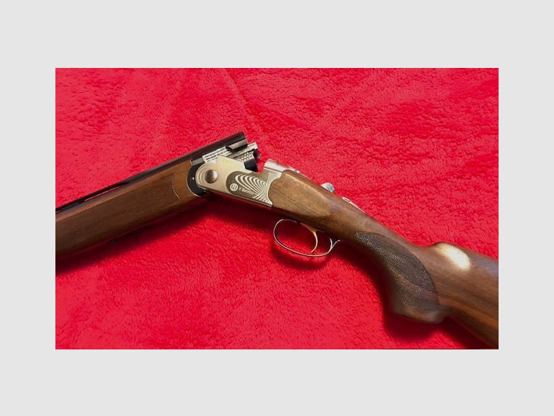Double-barreled shotgun Beretta Mod. 686E, Cal. 20/76